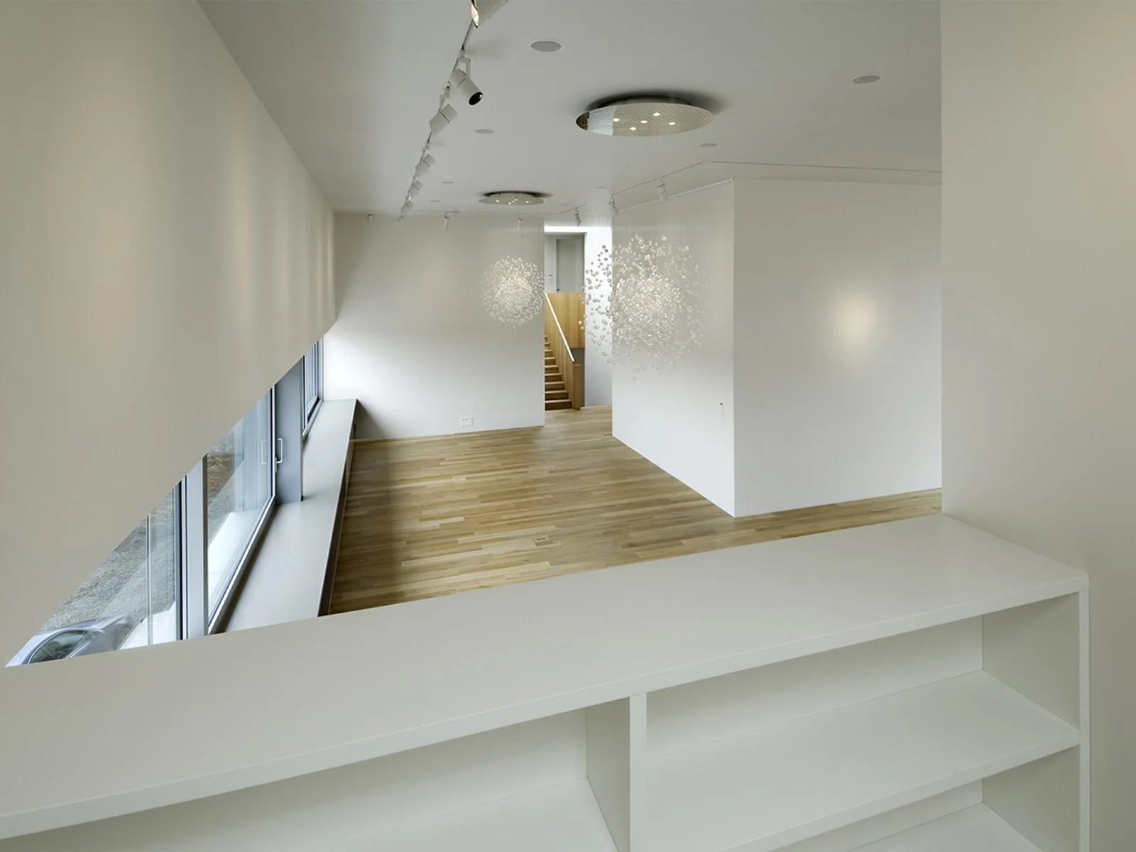 English image caption 8