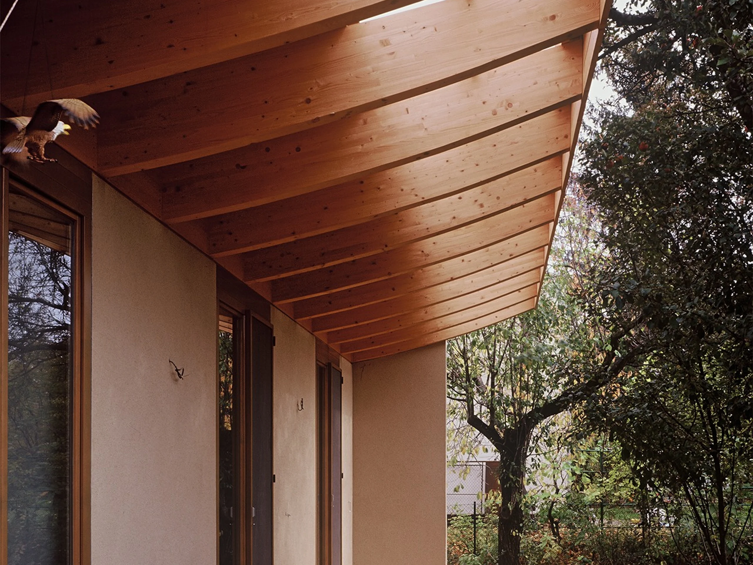 English image caption 8