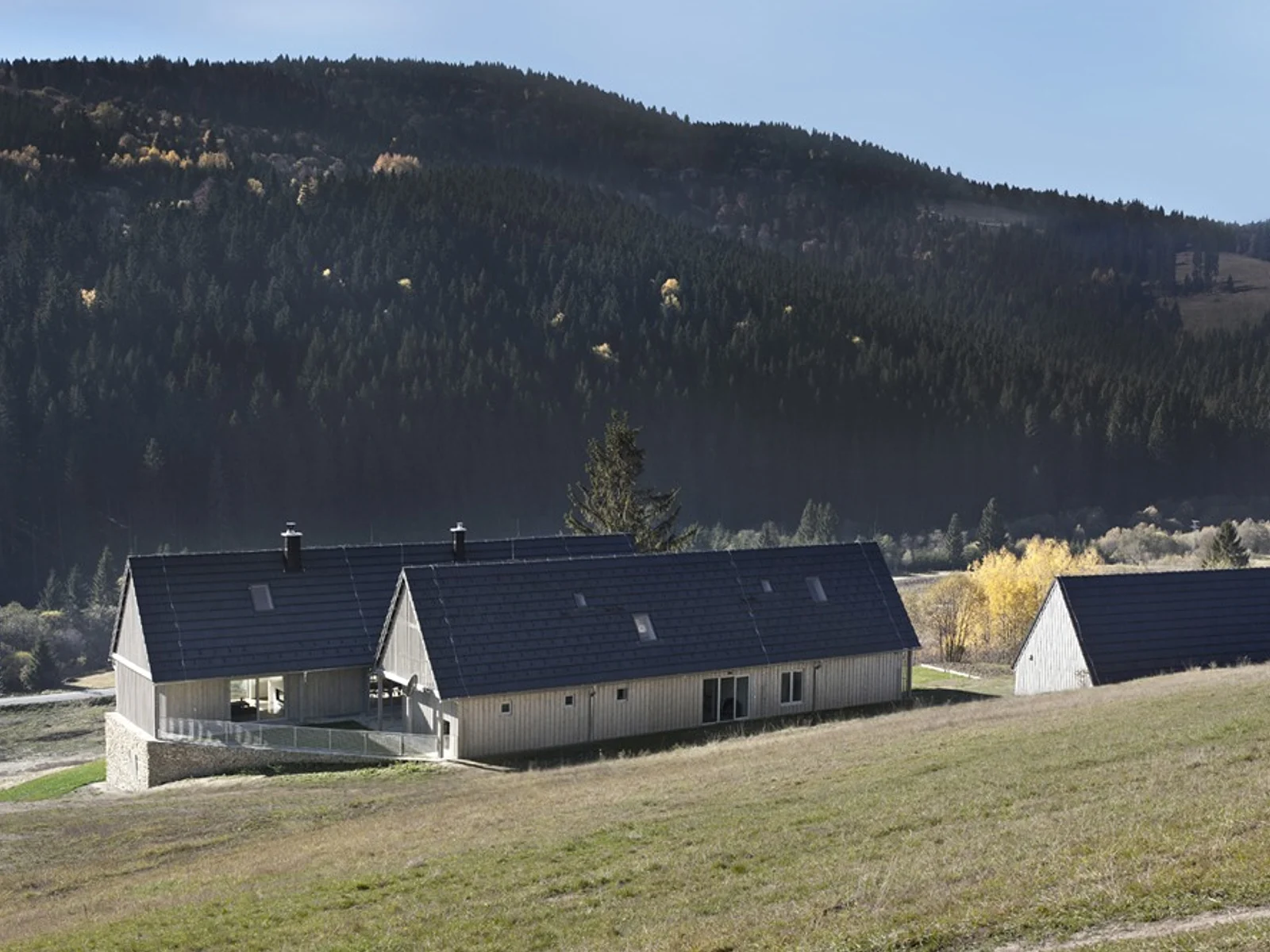 English image caption 3