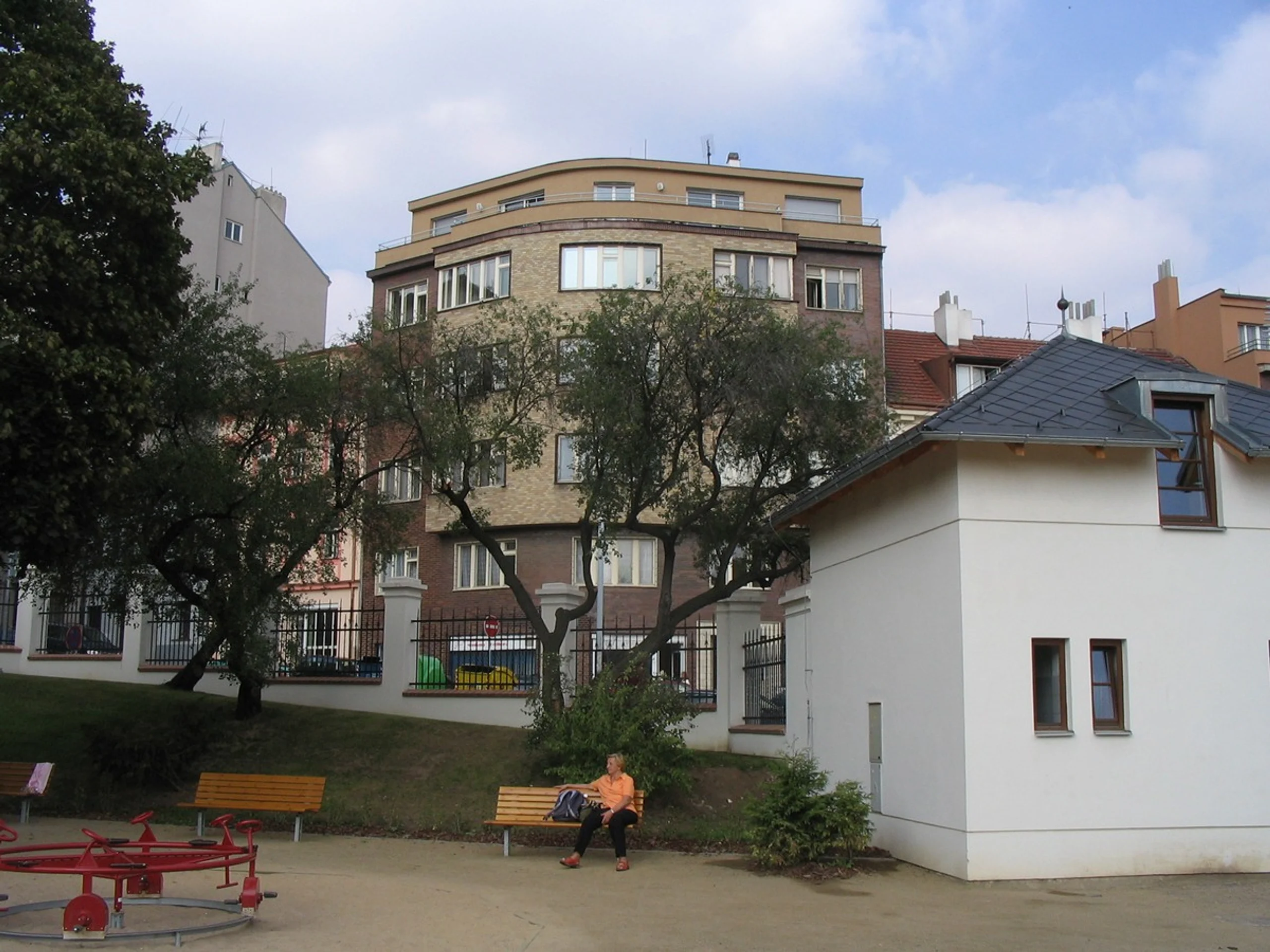 English image caption 1