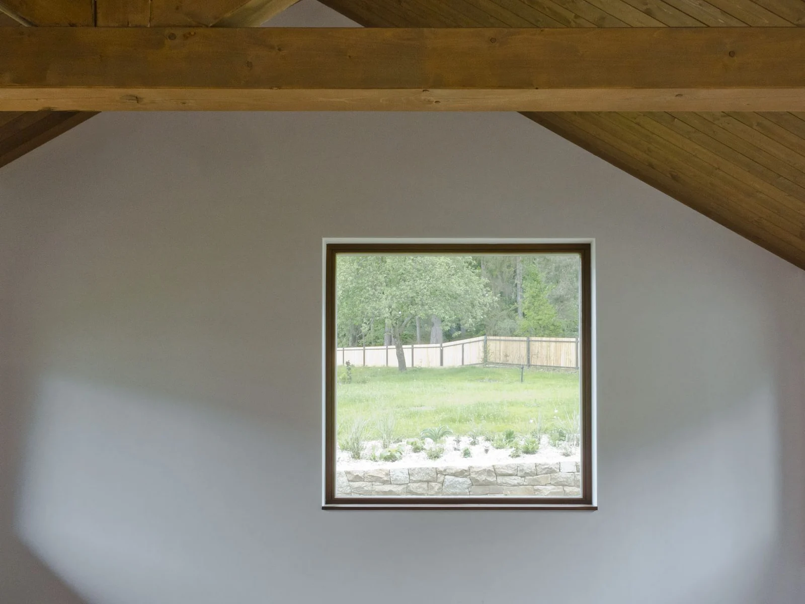 English image caption 9